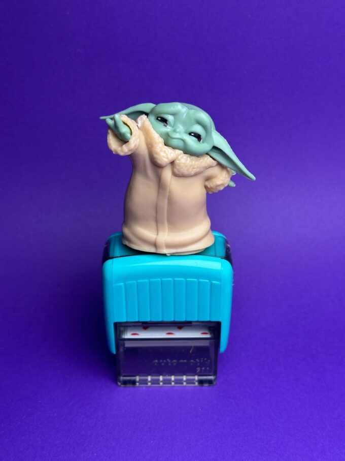TIMBRE BABY YODA 1
